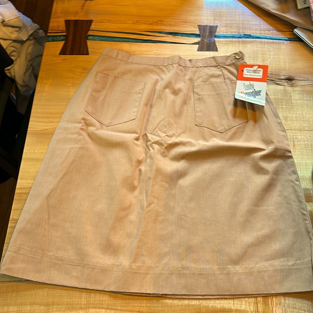 Vintage 1970’s NWT Lady Wrangler Tan Skirt - Vintage Size 11/12